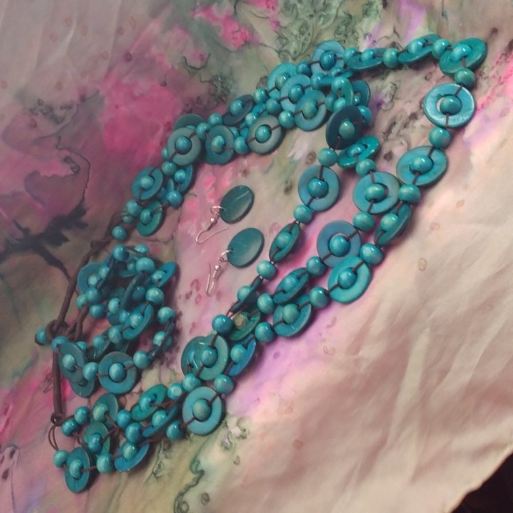 Three-piece jewelry ensemble